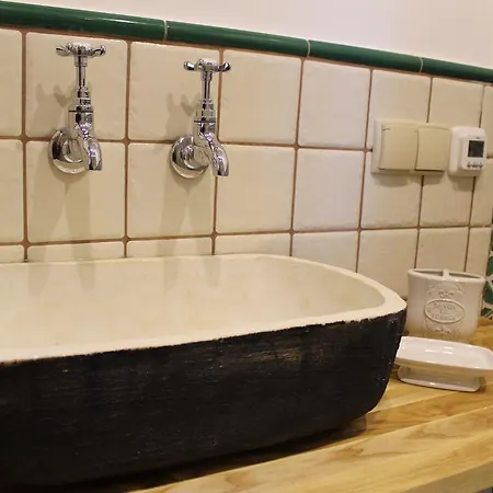 Słomiany Gospodarstwo agroturystyczne *